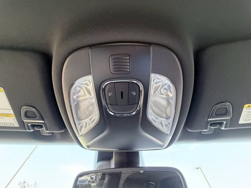 New 2026 Jeep Compass Latitude image 17