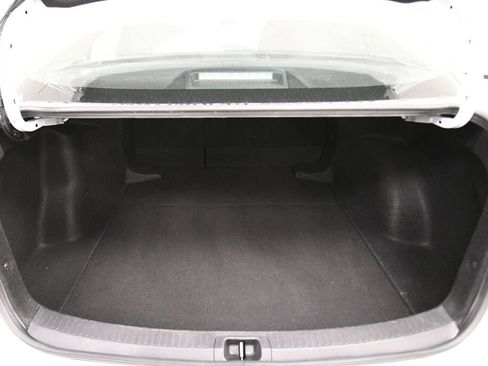 Used 2022 Toyota Corolla LE image 29