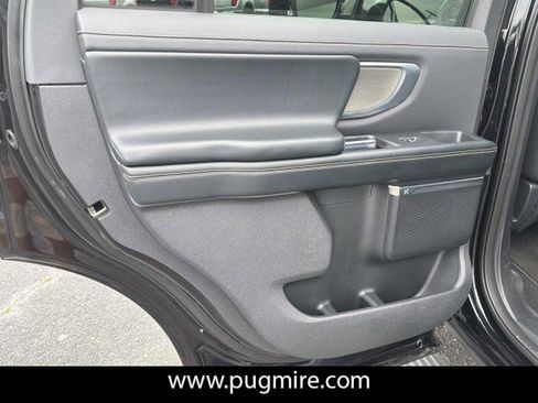 Used 2025 Ford Expedition Platinum AWD/4WD image 21