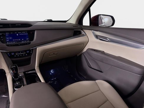 Used 2021 Cadillac XT5 Premium Luxury image 27