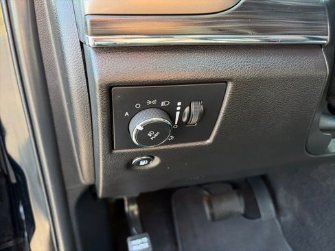 Used 2021 Jeep Grand Cherokee Limited AWD/4WD image 14