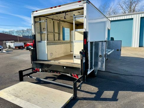 Used 2016 GMC Savana 3500 image 22