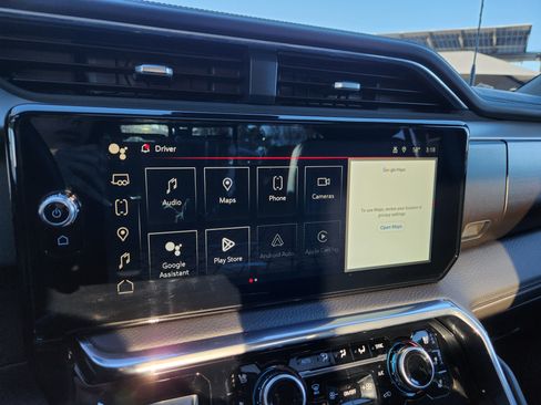 Used 2024 GMC Sierra 2500 Denali w/ Denali Reserve Package image 26