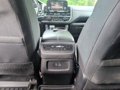 Used 2022 Nissan Pathfinder SV FWD image 35