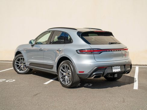 Certified 2026 Porsche Macan AWD/4WD image 3