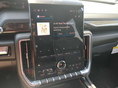 New 2026 GMC Yukon Elevation w/ Elevation Premium Package AWD/4WD image 19