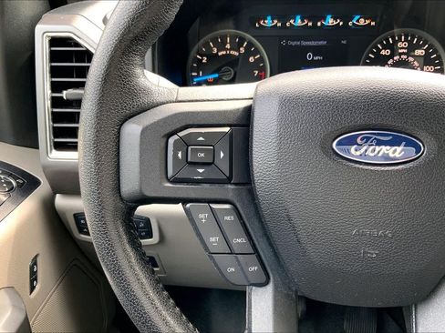 Used 2015 Ford F150 XLT w/ Equipment Group 302A Luxury AWD/4WD image 24
