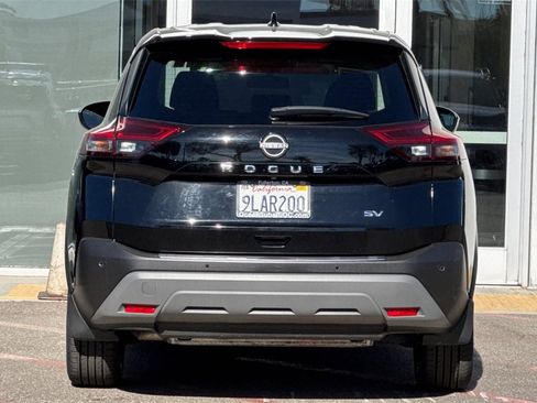 Used 2023 Nissan Rogue SV image 6