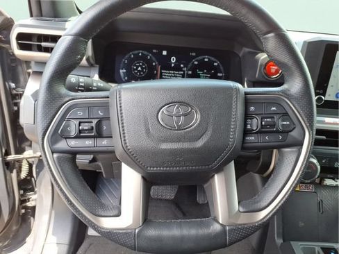 Used 2025 Toyota 4Runner TRD Off-Road AWD/4WD image 23