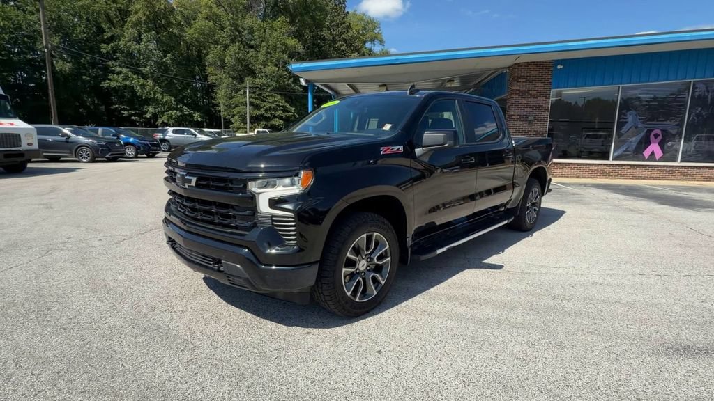 Used 2023 Chevrolet Silverado 1500 RST w/ Z71 Off-Road Package AWD/4WD image 4