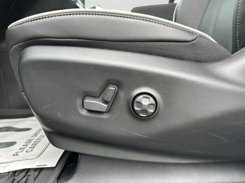 New 2026 Chrysler Pacifica Limited w/ S Appearance Package image 25