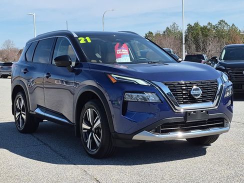 Used 2021 Nissan Rogue Platinum image 2