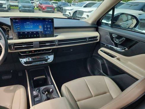 Certified 2025 Lincoln Corsair FWD image 21