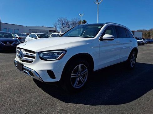Used 2021 Mercedes-Benz GLC 300 4MATIC image 3