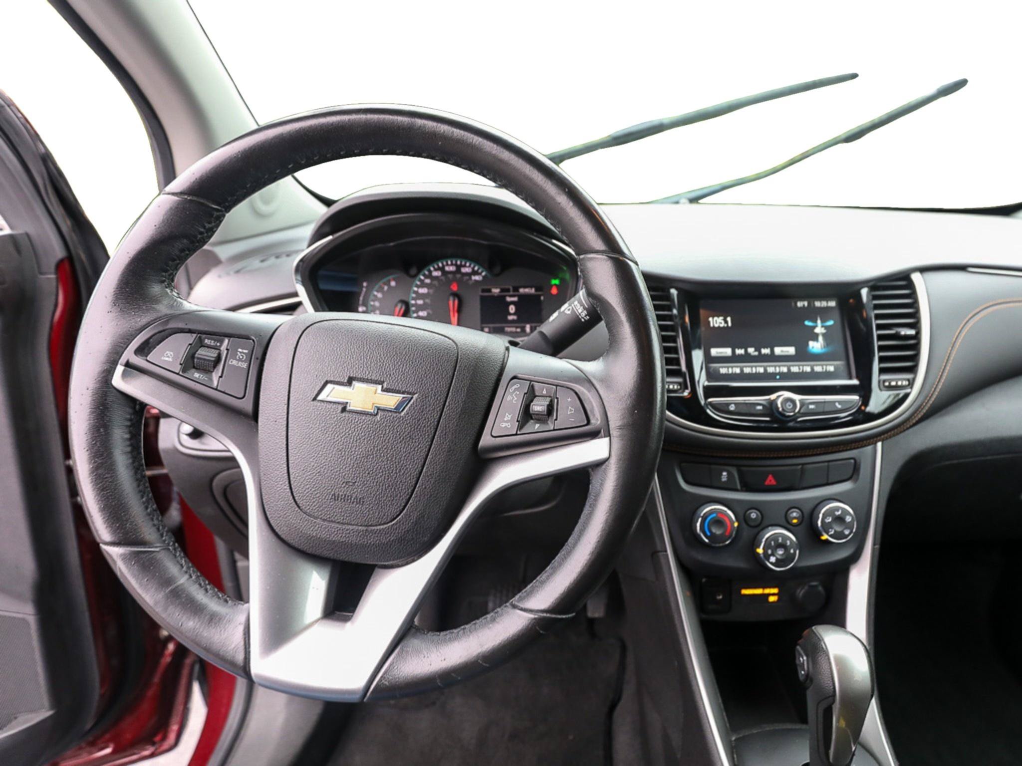 Used 2017 Chevrolet Trax LT w/ Driver Confidence Package AWD/4WD image 13