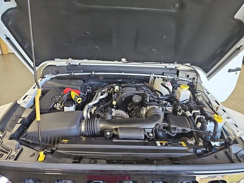 Used 2023 Jeep Gladiator Sport AWD/4WD image 29