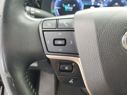 Used 2023 Toyota Crown Limited image 23