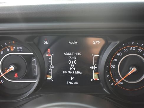 Used 2025 Jeep Gladiator Overland AWD/4WD image 22