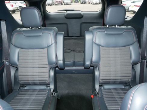 Used 2026 Ford Explorer ST-Line w/ ST-Line Street Pack AWD/4WD image 13