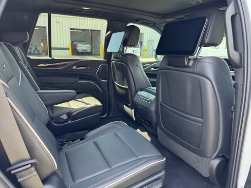 Certified 2024 Cadillac Escalade Premium Luxury w/ Performance Package AWD/4WD image 36