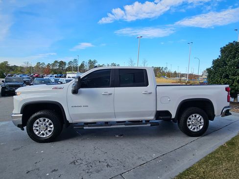 Used 2024 Chevrolet Silverado 2500 LT image 4