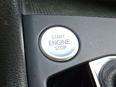 Certified 2022 Volkswagen Taos S image 27