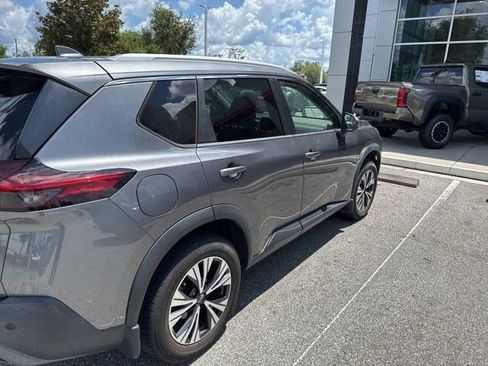 Used 2022 Nissan Rogue SV w/ SV Premium Package FWD image 6