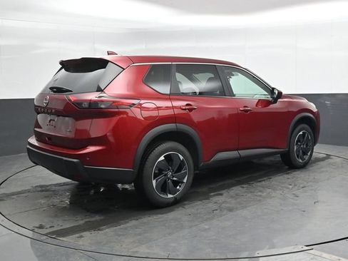 Used 2025 Nissan Rogue SV AWD/4WD image 4