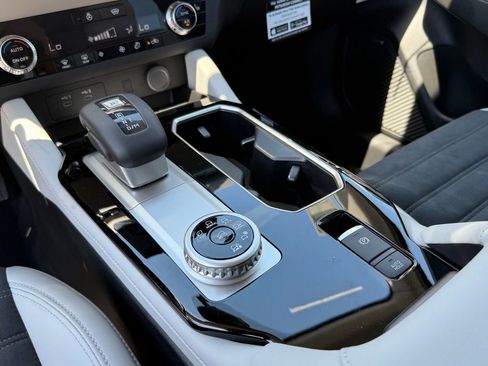 New 2026 Mitsubishi Outlander SE AWD/4WD image 21