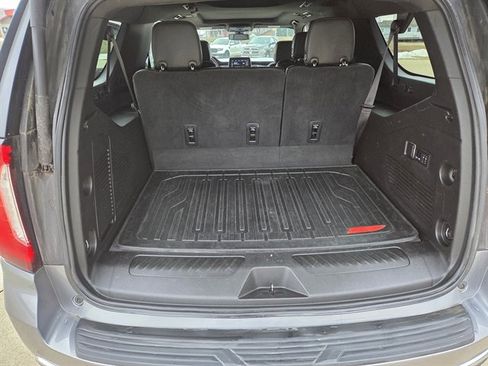 Used 2021 GMC Yukon XL SLT w/ SLT Premium Package image 13