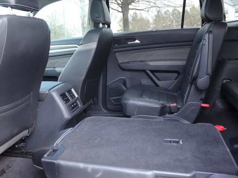 Used 2021 Volkswagen Atlas SEL Premium image 14