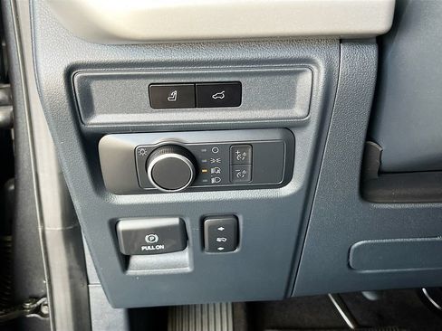 Used 2023 Ford Expedition XLT RWD image 10
