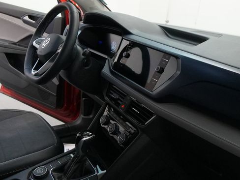 Used 2024 Volkswagen Taos SE image 37