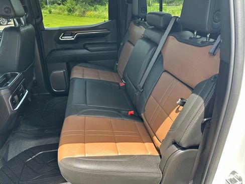 Used 2024 Chevrolet Silverado 1500 High Country AWD/4WD image 24