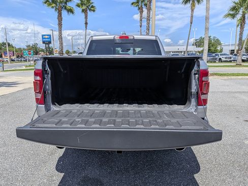 Used 2024 RAM 1500 Laramie AWD/4WD image 12