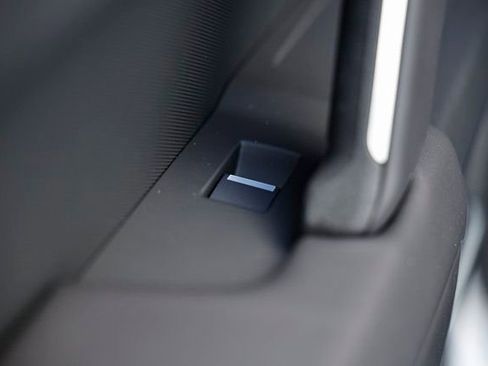 New 2026 Land Rover Defender 130 S image 33