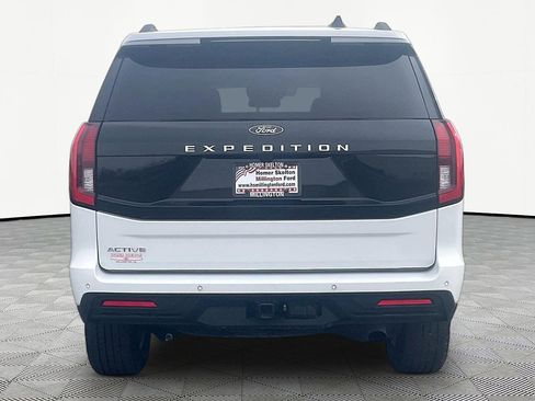 Used 2025 Ford Expedition Active image 4