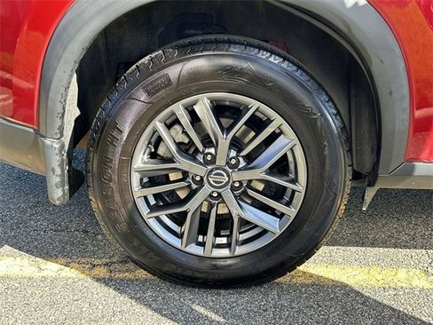 Certified 2021 Nissan Rogue S image 12