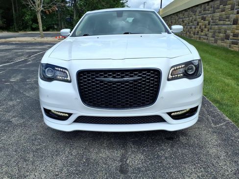 Used 2023 Chrysler 300 Touring L w/ Popular Equipment Group AWD/4WD image 3