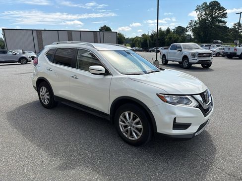 Used 2020 Nissan Rogue SV FWD image 9