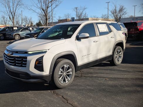 New 2026 Chevrolet Equinox LT w/ Convenience Package II image 3