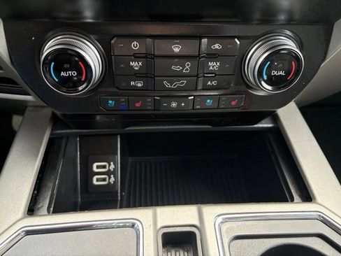 Used 2020 Ford F150 Lariat w/ Equipment Group 502A Luxury AWD/4WD image 30