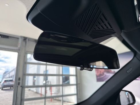 Used 2025 BMW X1 xDrive28i w/ Convenience Package image 33