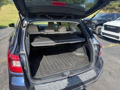 Used 2018 Subaru Outback 2.5i Premium AWD/4WD image 5