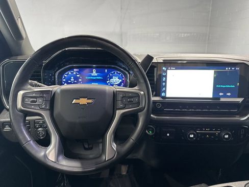 Used 2024 Chevrolet Silverado 2500 LT w/ Convenience Package AWD/4WD image 8