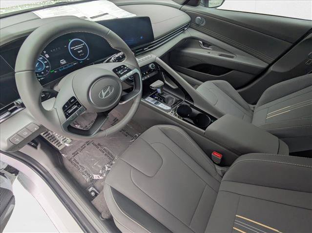 New 2025 Hyundai Elantra SEL FWD image 3