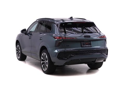 New 2026 Audi Q3 quattro 2.0T AWD/4WD image 5