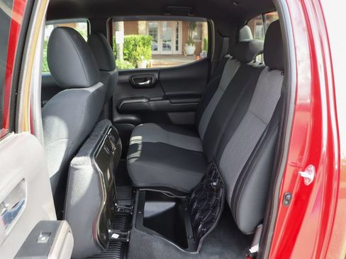 Used 2023 Toyota Tacoma TRD Off-Road w/ Advanced Technology Package AWD/4WD image 33