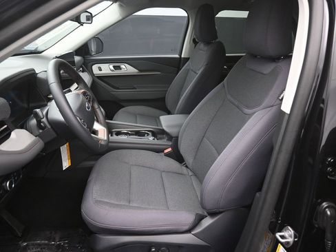 New 2025 Ford Explorer Active image 18