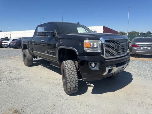 Used 2016 GMC Sierra 2500 Denali w/ Duramax Plus Package AWD/4WD image 3